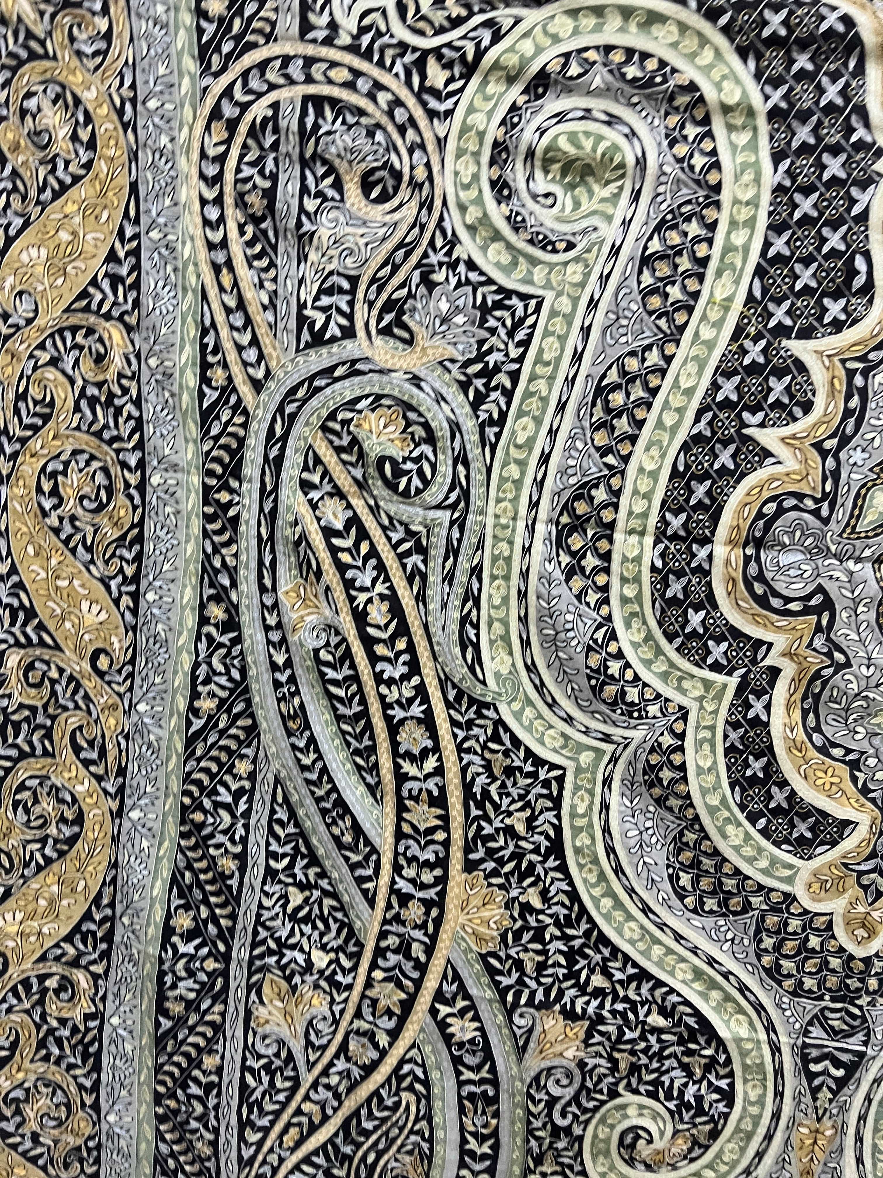 Pashtush Men's Pashmina Kalamkari Shawl Handwoven, Hand Painted, and Hand Embroidered - Image 5