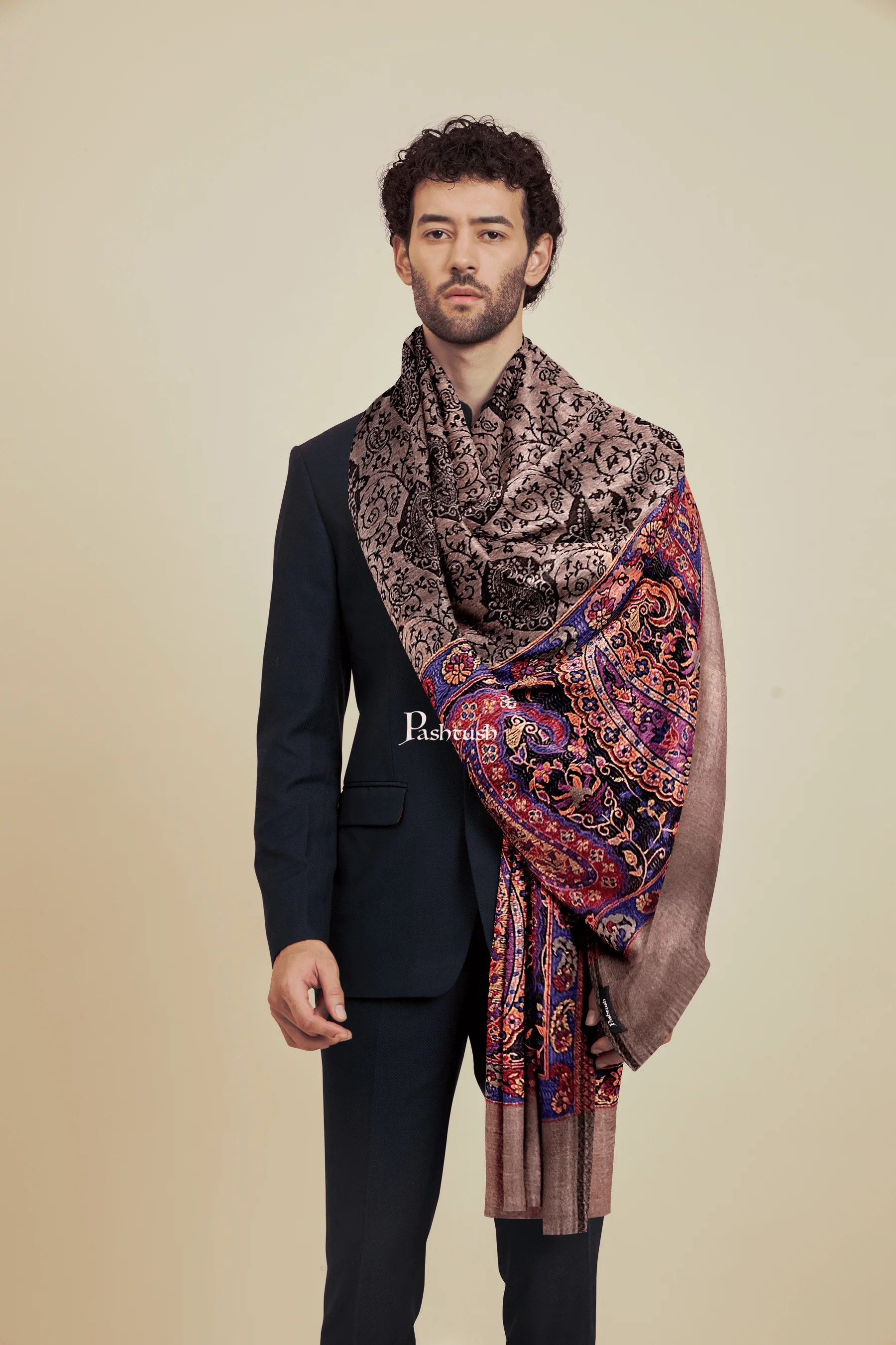 Pashtush His and Her Gift Set of Bamboo Stoles, Multicoloured, Packaged in Keepsake Wooden Chester Gift Box - Image 3