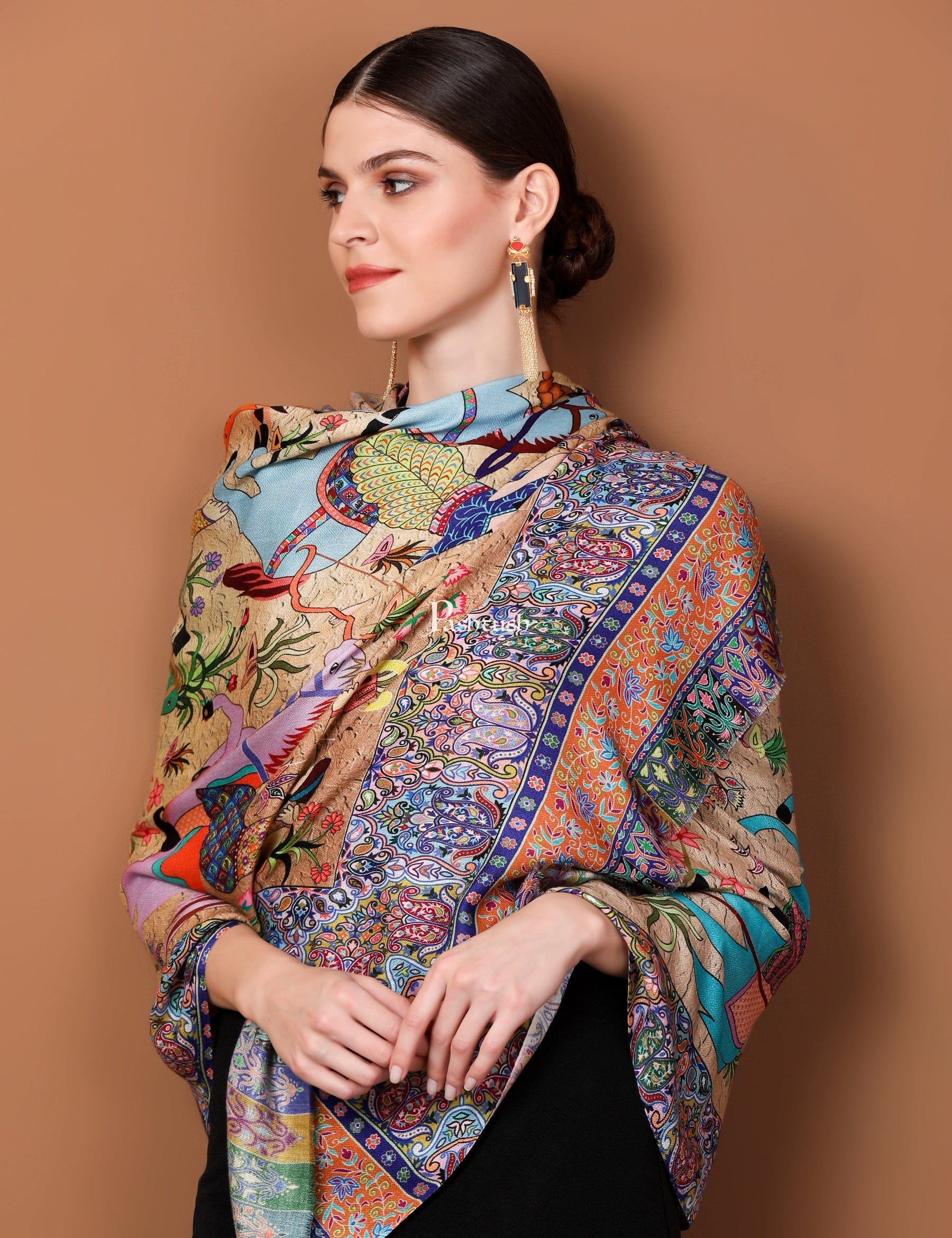 Pashtush His and Her Gift Set of Mens Jamawar Stole and Womens Bamboo Stole, Navy Blue and Multicoloured, Packaged in Keepsake Wooden Chester Gift Box - Image 6