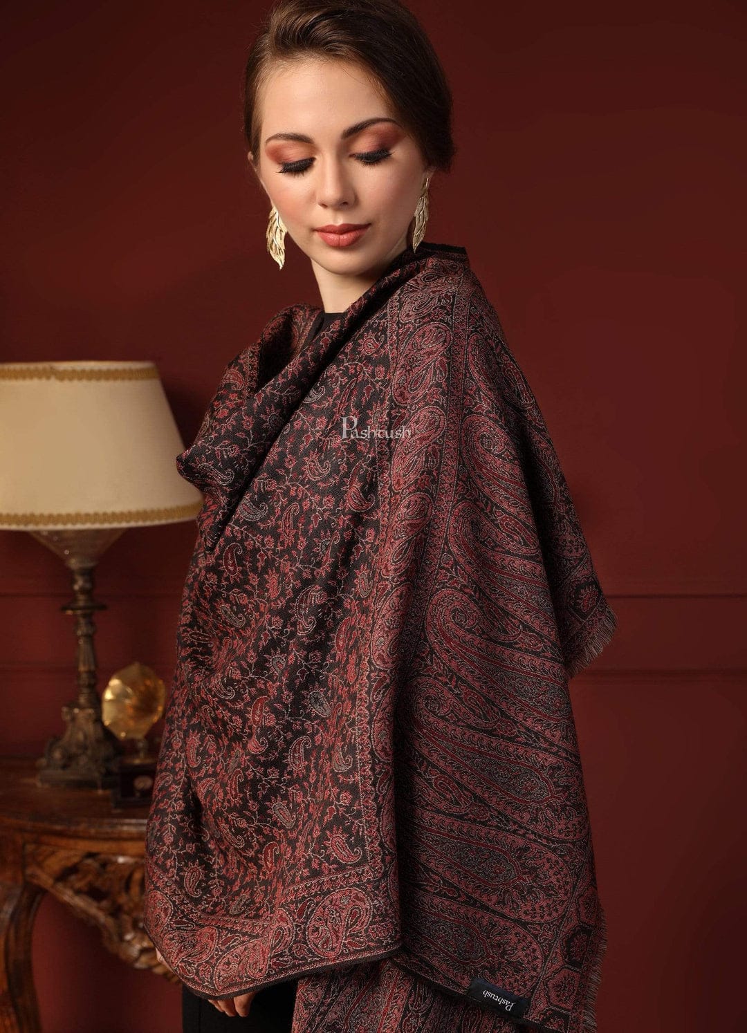 Pashtush His And Her Set Of Fine Wool Stoles, Premium Gift Box Packaging, Taupe and Black - Image 7