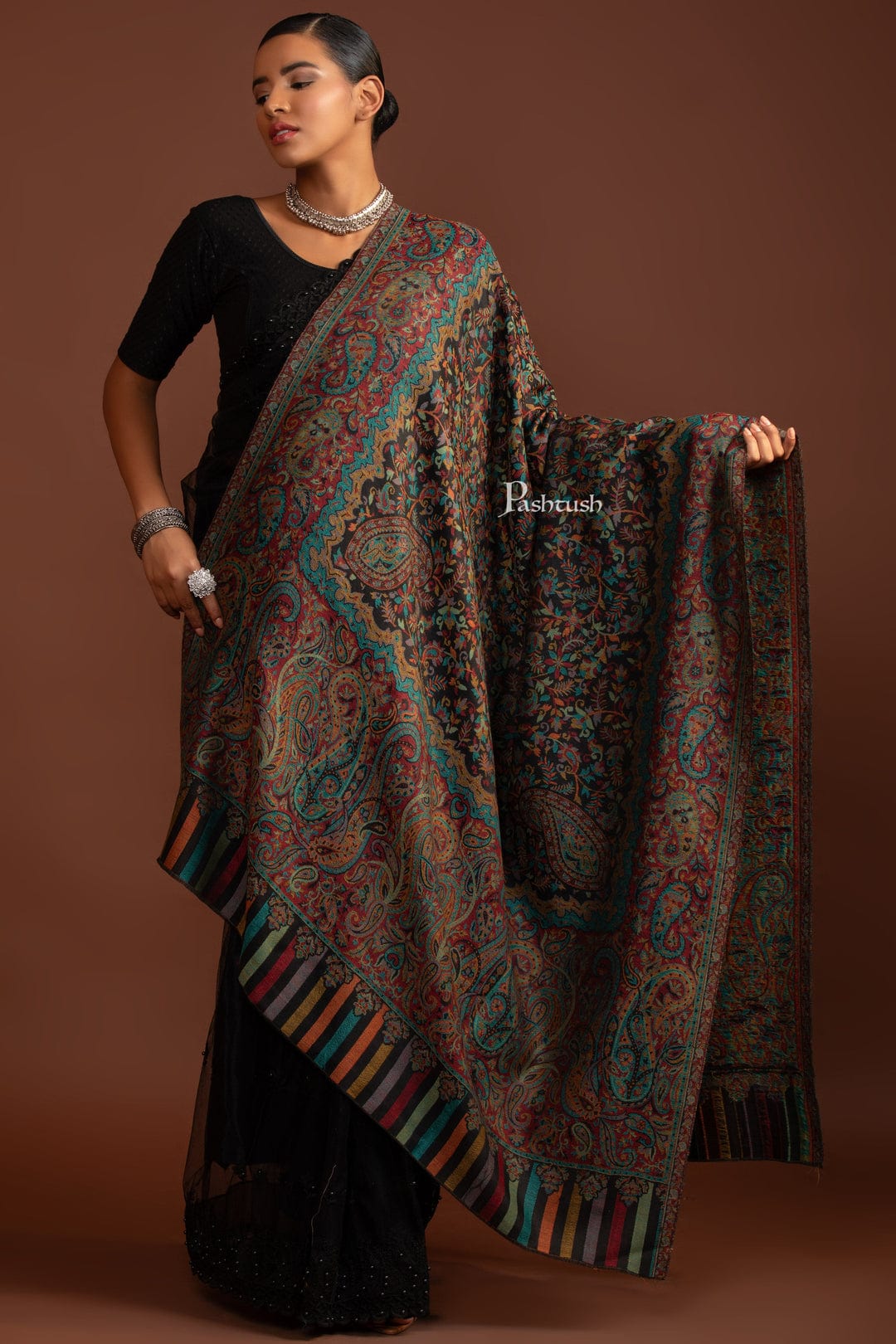 Pashtush His And Her Set Of Mens Fine Wool Stole and Womens Extra FIne Wool Shawl, Premium Gift Box Packaging, Maroon and Black - Image 10