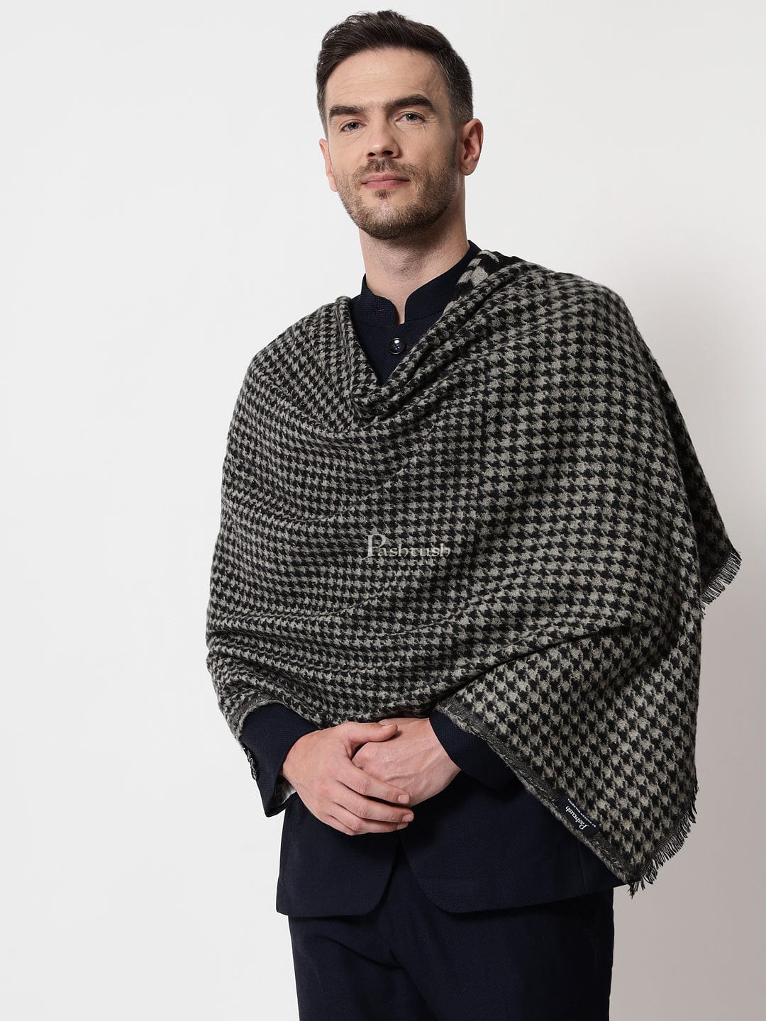 Pashtush mens Acro Wool stole, Monotone Wild Stripes design, Black - Image 5