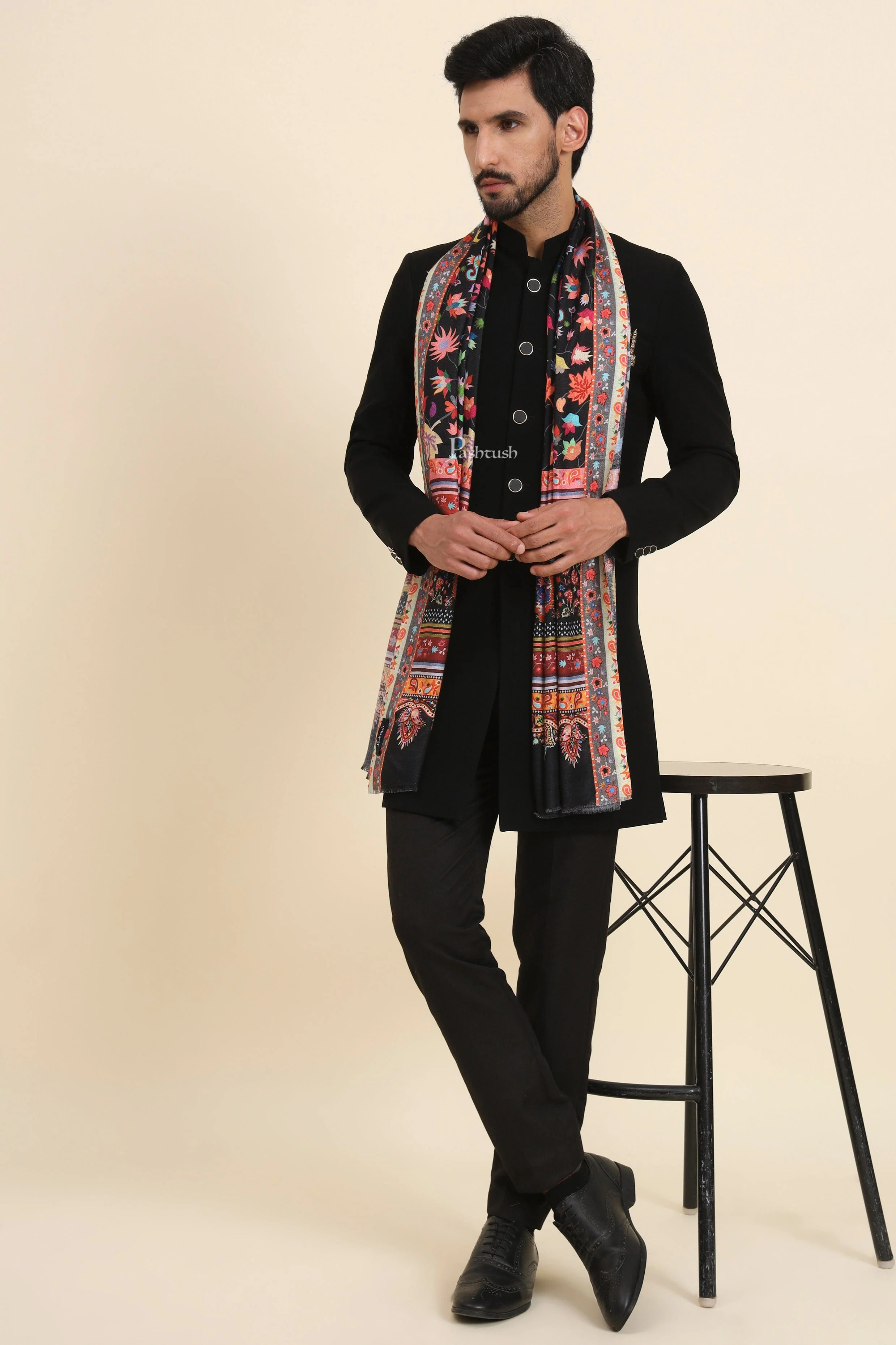 Pashtush Mens Bamboo Stole, Paisley  Design, Black - Image 5