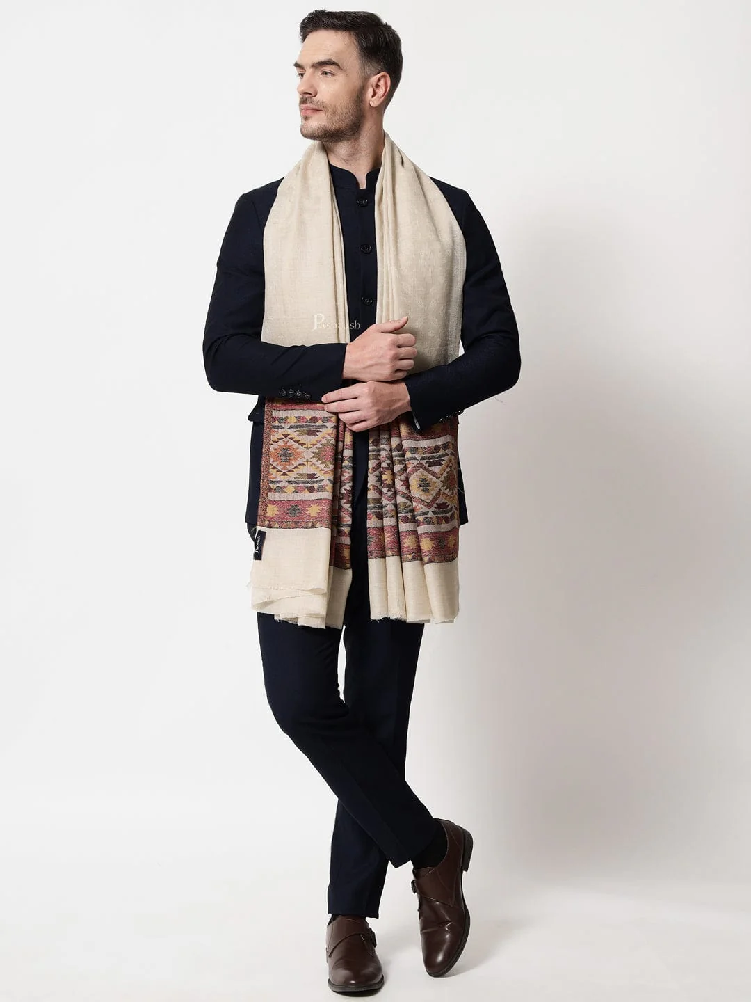 Pashtush mens Extra Fine Wool stole, aztec weave design, Beige - Image 3