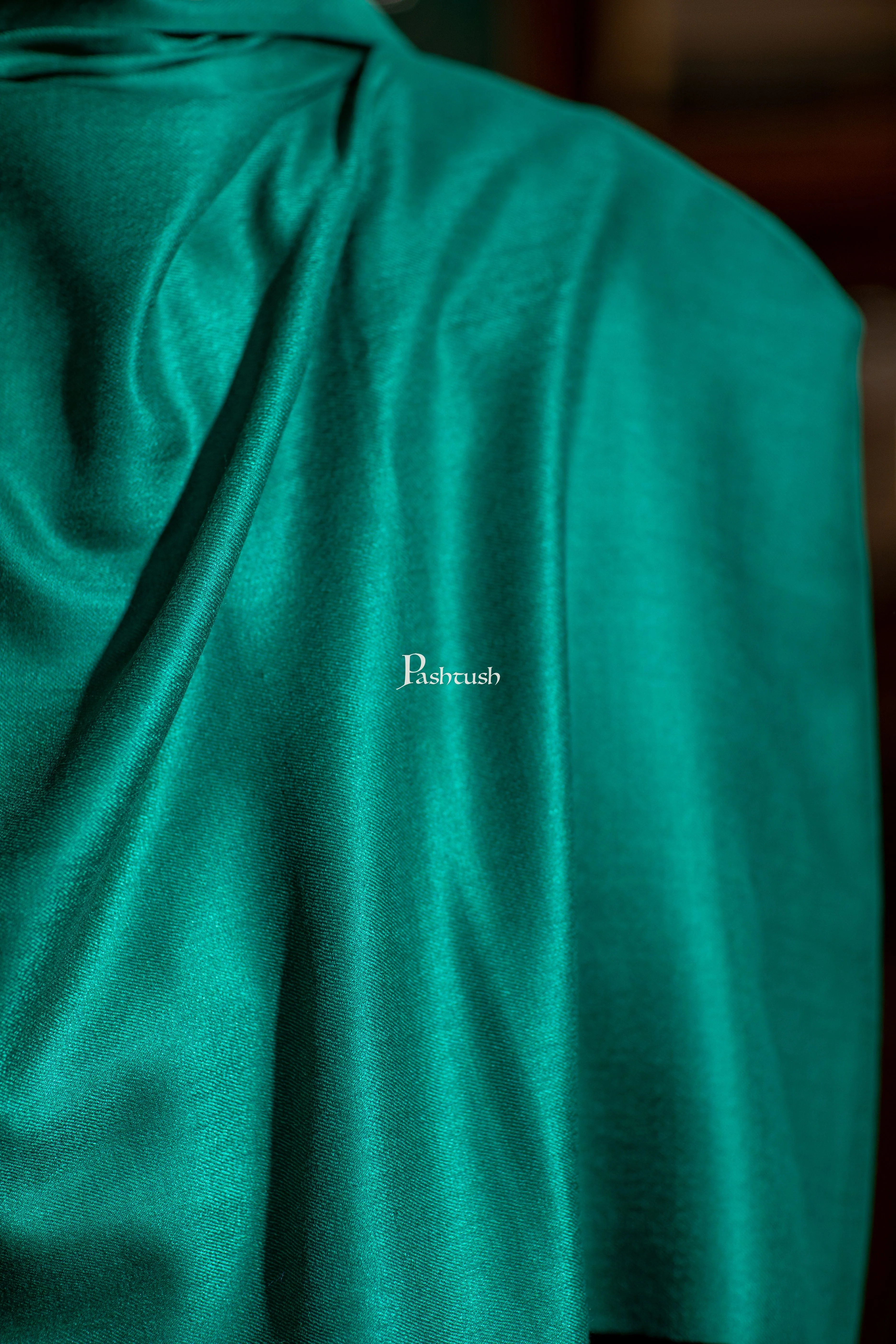 Pashtush Mens Fine Wool Stole, Soft and Warm, Emerald Green - Image 5