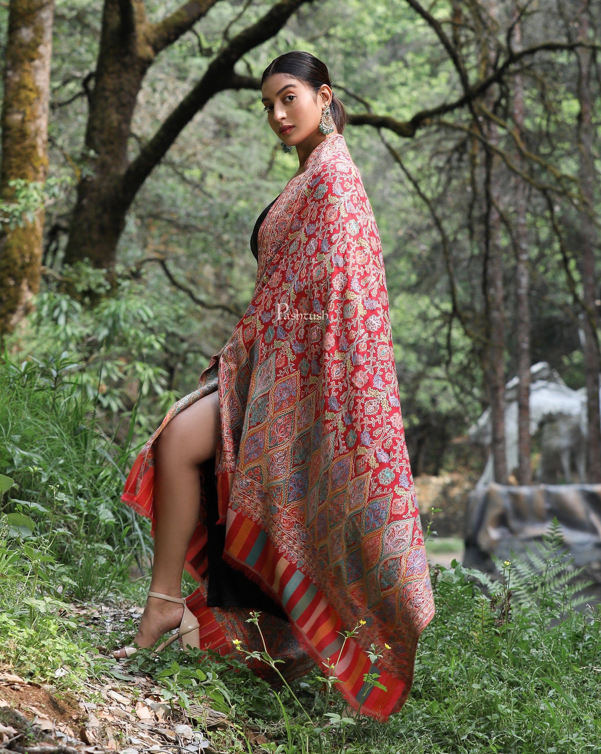 Pashtush women Fine Wool shawl, Hand Embroidered Kalamkari design, Multicolour - Image 3