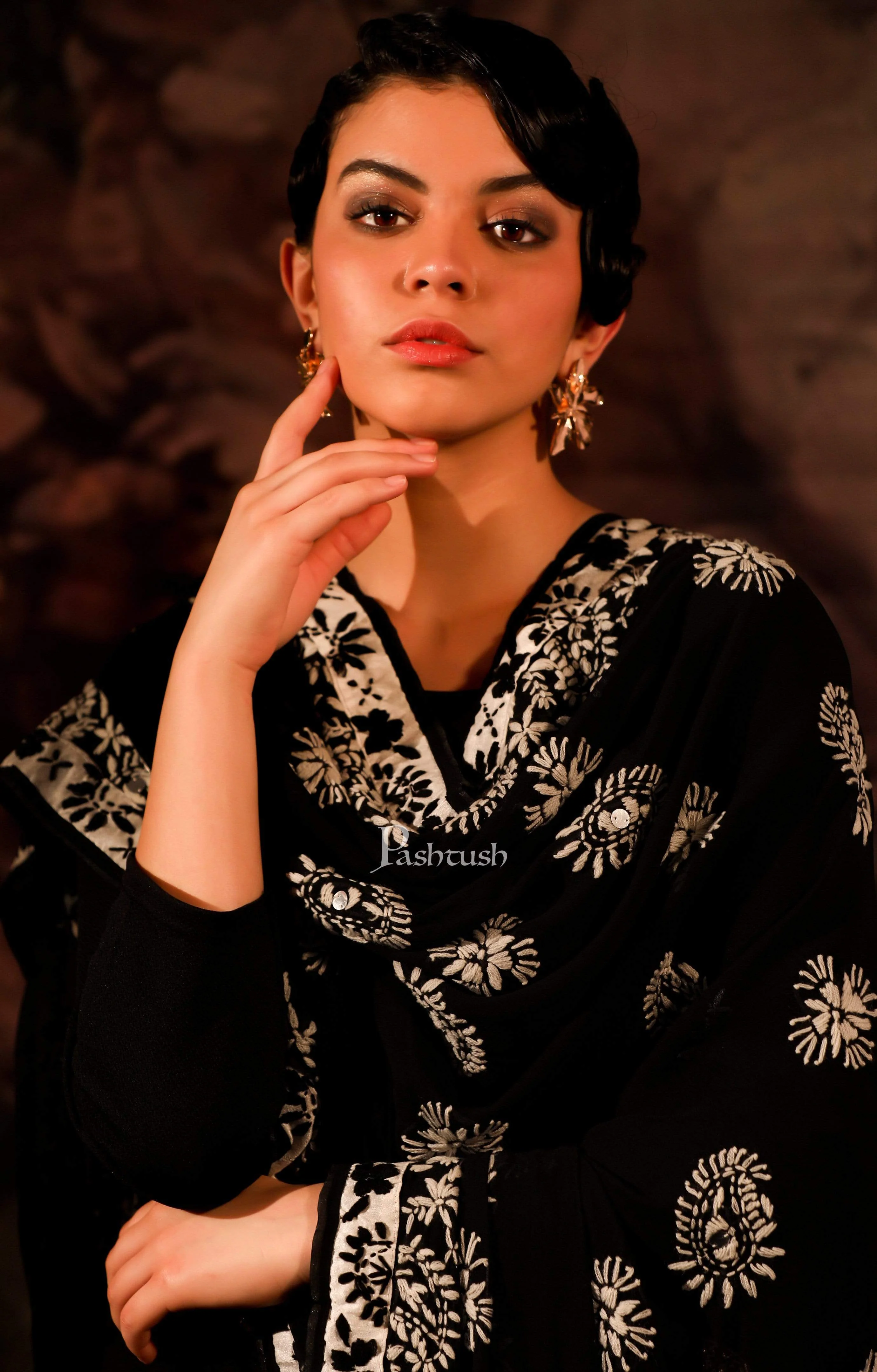Pashtush Womens Chiffon Dupatta With Embroidery, Phulkari - Image 4