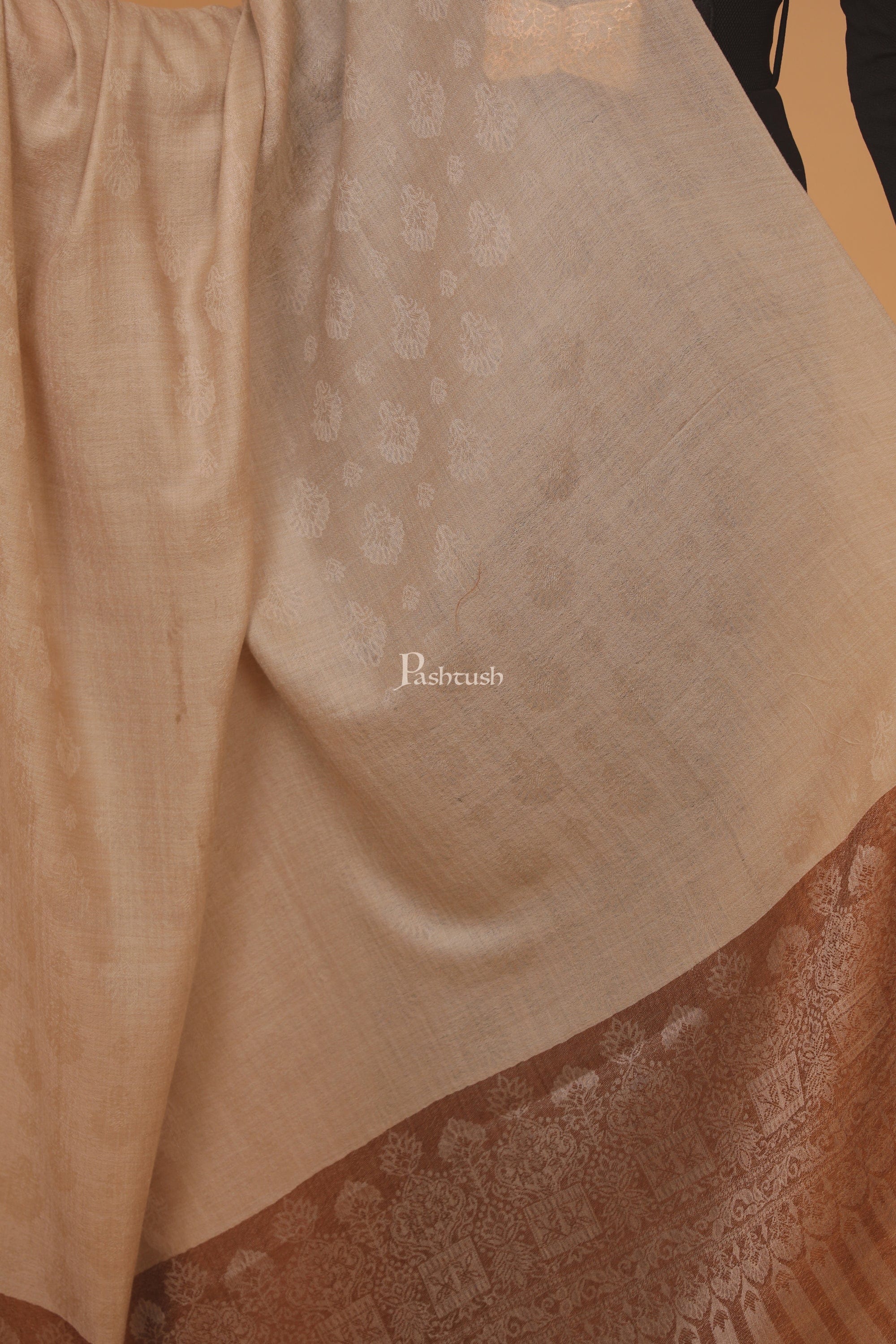 Pashtush Womens Extra Fine Wool Shawl, Paisley Weave Design, Coffee And Beige - Image 3