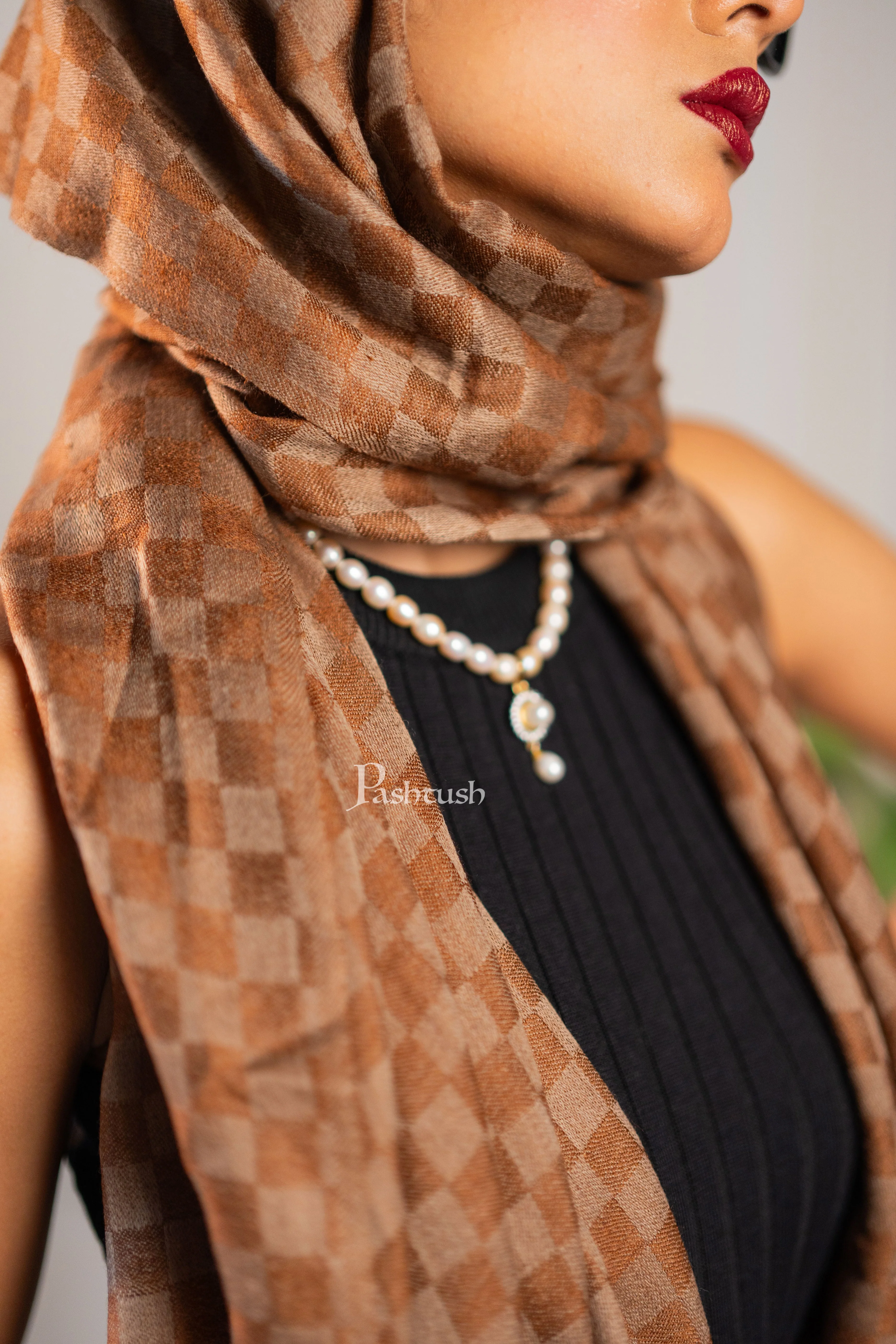 Pashtush Womens Extra Fine Wool Stole, Checkered Design, Coffee - Image 2