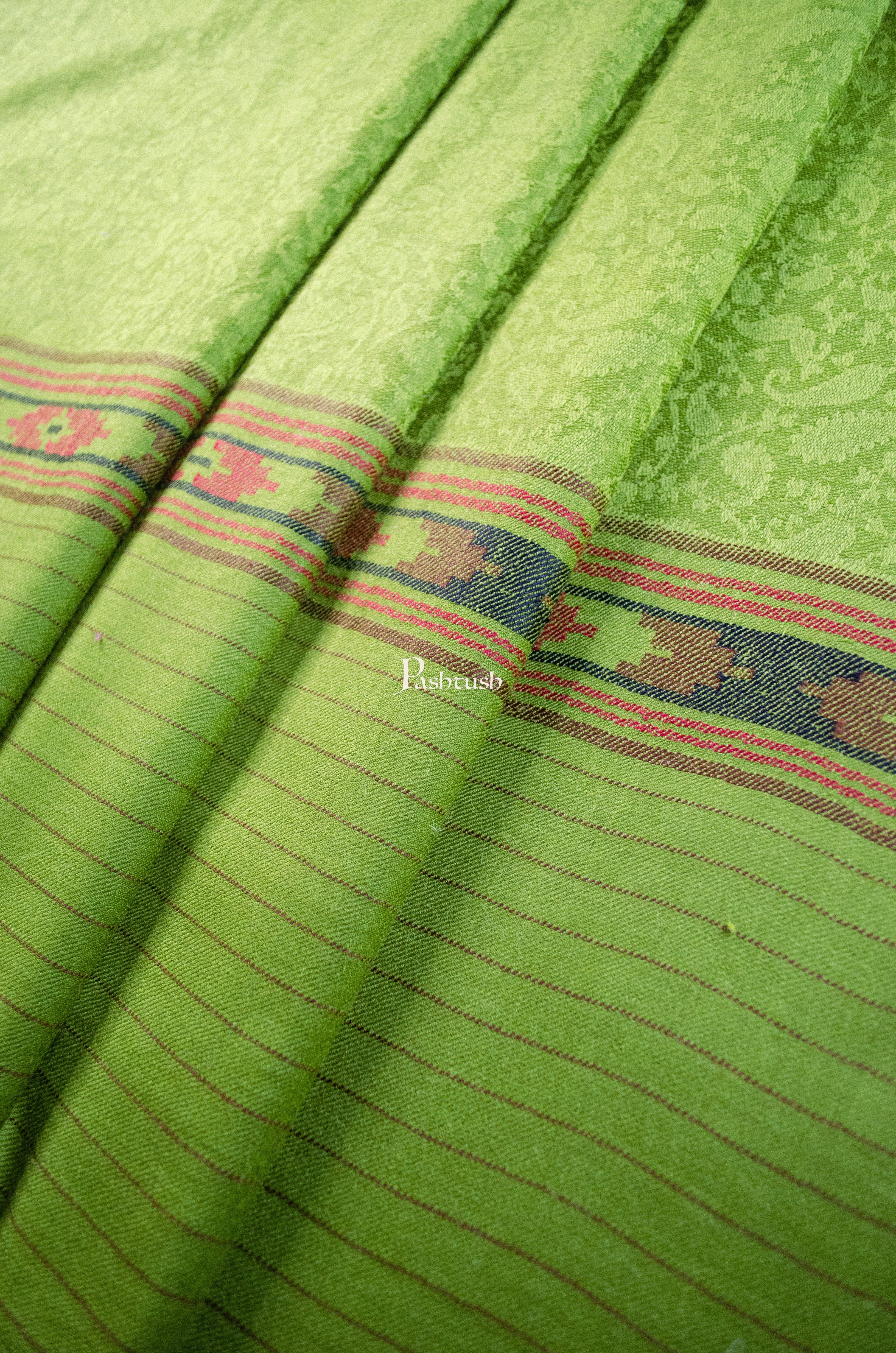 Pashtush Womens Fine Wool Shawl, Aztec Palla Design, Emerald Green - Image 3