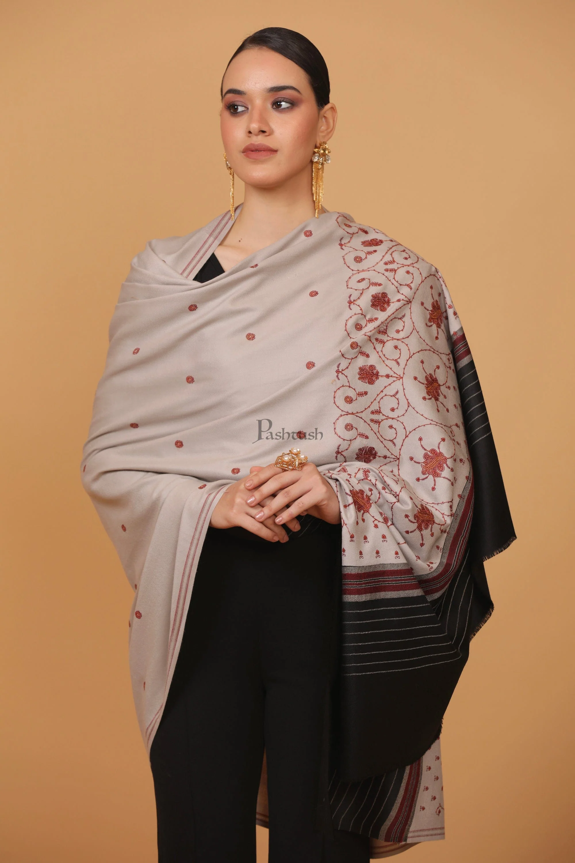 Pashtush womens Fine Wool shawl, kashmiri embroidery design, Dark Grey - Image 3
