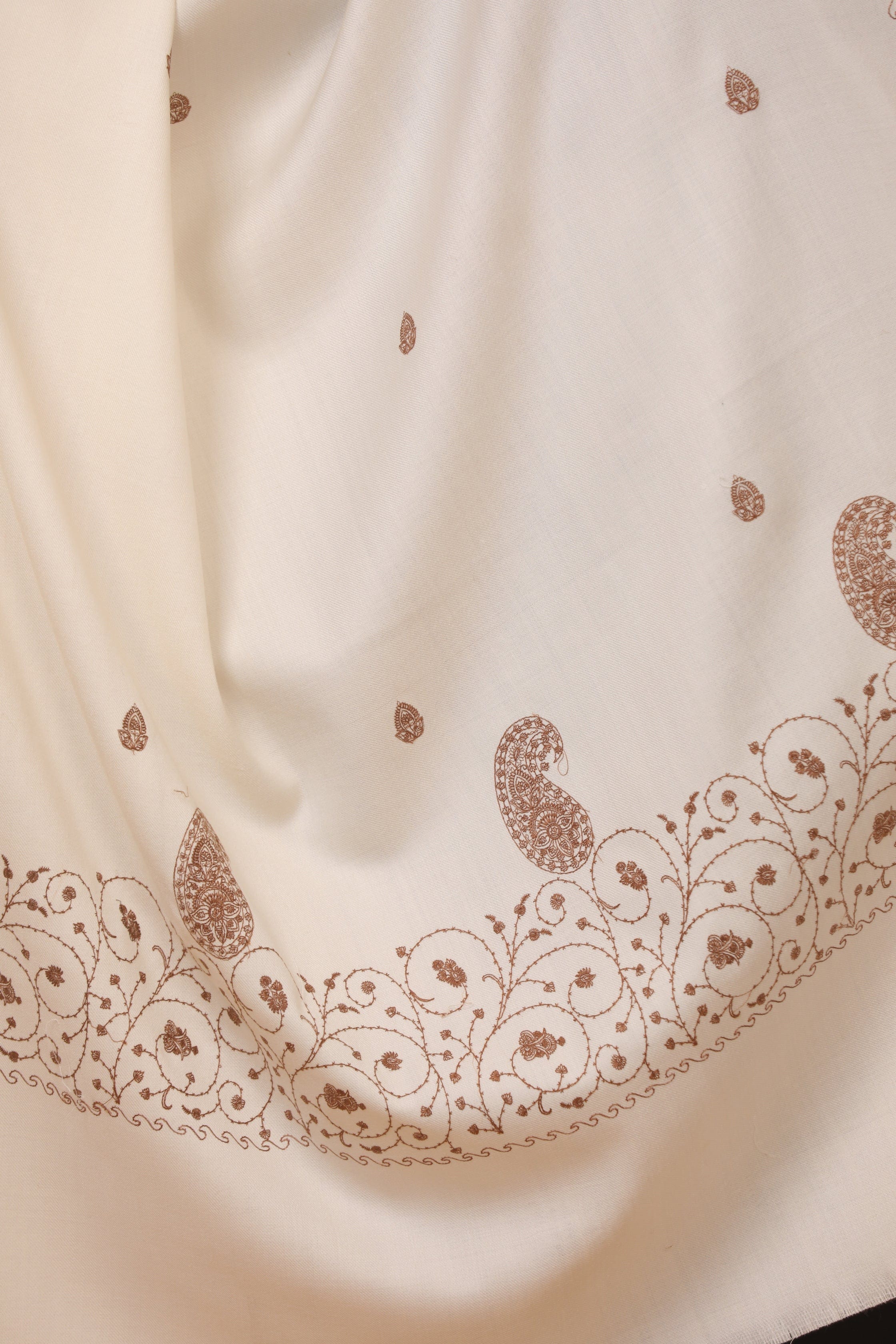 Pashtush womens Fine Wool shawl, tone and tone embroidery palla design, Ivory - Image 4