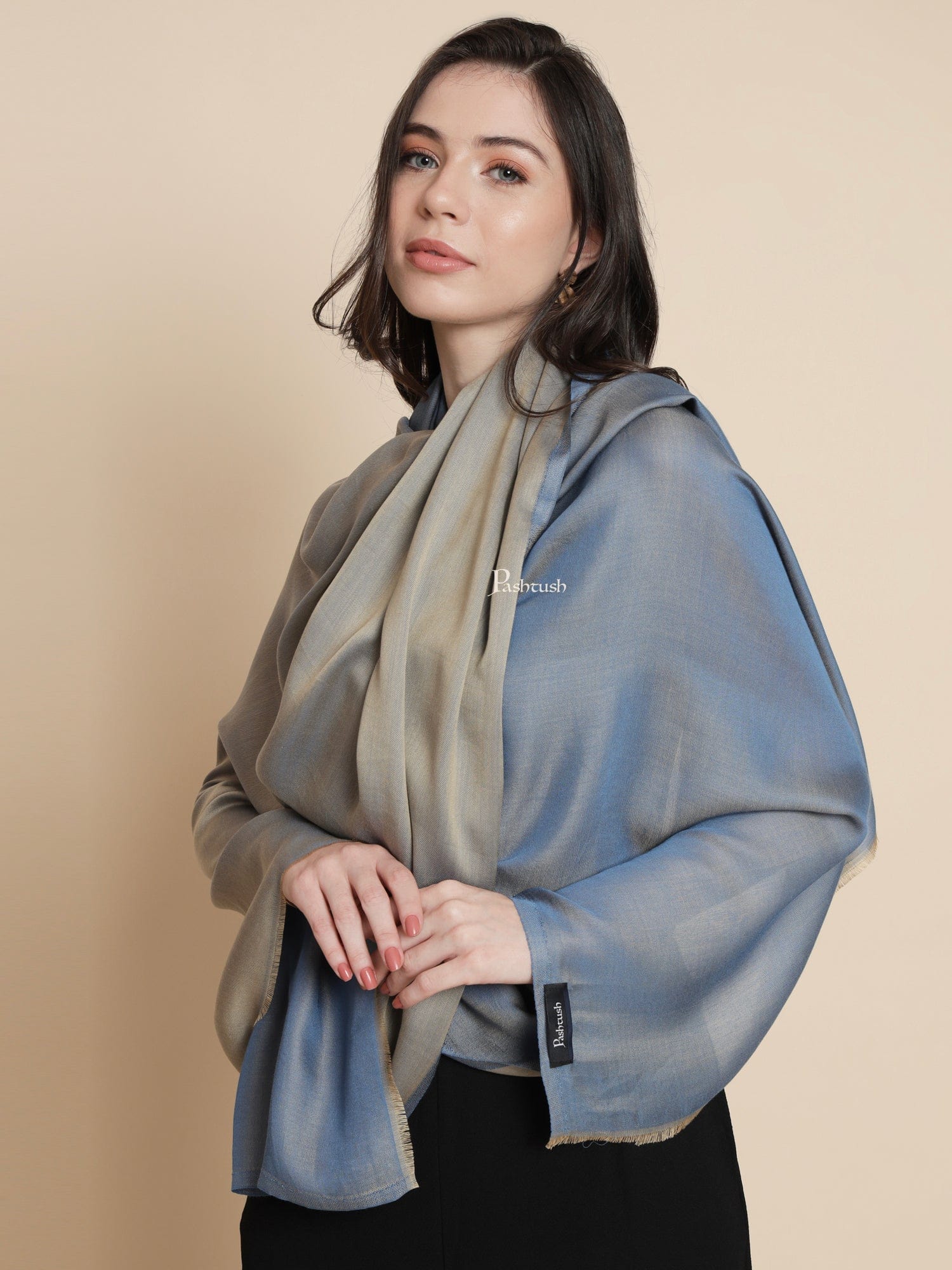 Pashtush Womens Womens, Bamboo, Reversible Weave Soft And Smooth Woven, Grey And Gold - Image 5